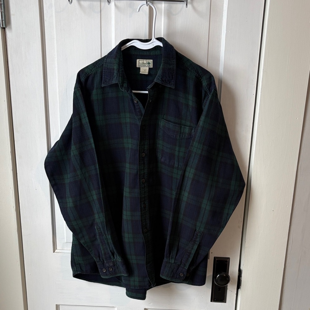 L.L. Bean Men's Dark‎ Green and Navy Plaid 100% Cotton Shirt